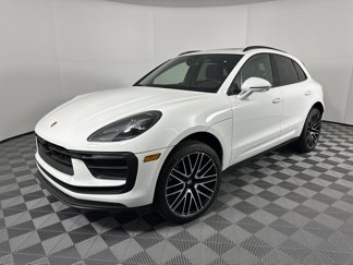 Used 2025 Porsche Macan image 1