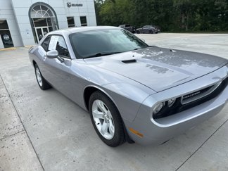 Used 2014 Dodge Challenger SXT image 1
