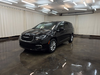 New 2025 Chrysler Pacifica Select image 1