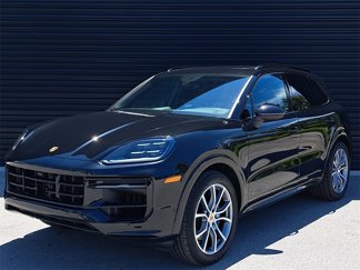 Used 2025 Porsche Cayenne image 1