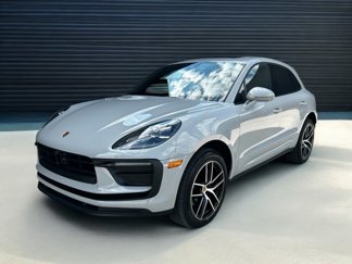 Used 2025 Porsche Macan image 1