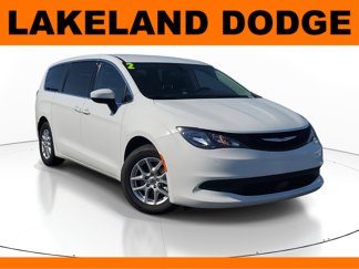 Used 2022 Chrysler Voyager LX image 1