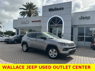 Used 2022 Jeep Compass Latitude image 1