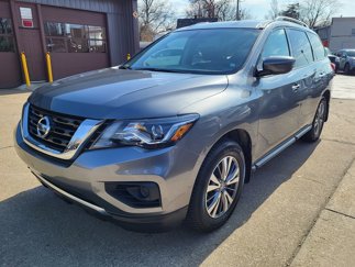 Used 2020 Nissan Pathfinder S image 1