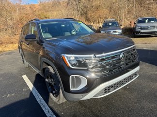 New 2025 Volkswagen Atlas Peak Edition SE image 1