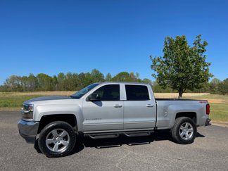 Used 2018 Chevrolet Silverado 1500 LT w/ Max Trailering Package image 1