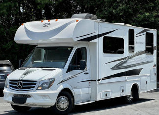 Used 2016 Mercedes-Benz Sprinter 3500 image 1