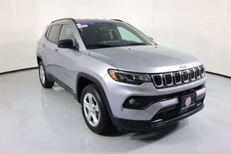 Used 2023 Jeep Compass Latitude image 1