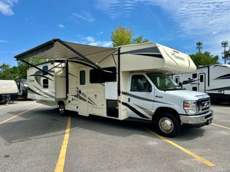 Used 2017 Ford E-450 and Econoline 450 Super Duty w/ Motorhome Prep Package image 1