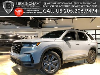 Used 2025 Honda Pilot Sport image 1