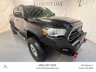 Used 2018 Toyota Tacoma SR5 w/ Exterior Package image 1