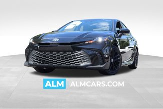 Used 2025 Toyota Camry SE image 1