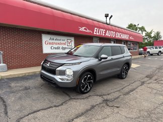 Used 2024 Mitsubishi Outlander AWD image 1