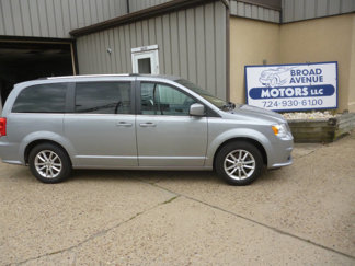 Used 2018 Dodge Grand Caravan SXT image 1