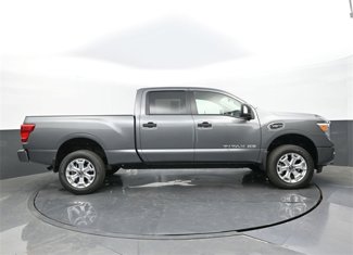 Used 2024 Nissan Titan SV w/ SV Convenience Package image 1