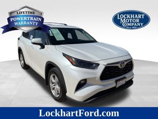 Used 2022 Toyota Highlander LE image 1