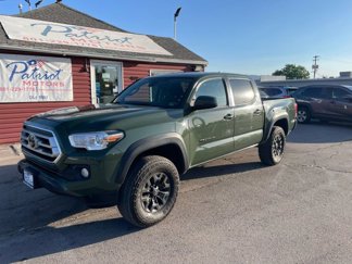 Used 2021 Toyota Tacoma SR5 w/ Trail Edition image 1
