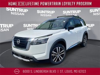 New 2025 Nissan Pathfinder Platinum image 1