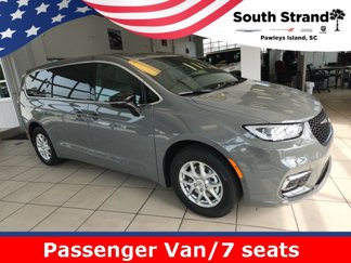 New 2025 Chrysler Pacifica Select image 1