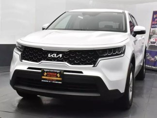 Used 2023 Kia Sorento LX image 1