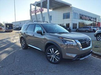 New 2025 Nissan Pathfinder Platinum image 1