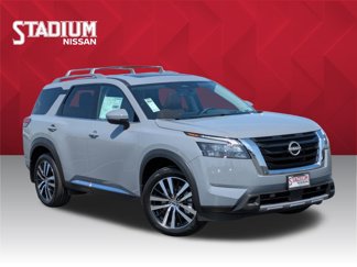 New 2025 Nissan Pathfinder Platinum image 1