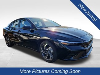 Used 2025 Hyundai Elantra SEL image 1