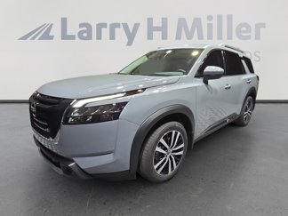 New 2025 Nissan Pathfinder Platinum image 1