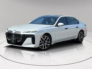 Used 2024 BMW 740i xDrive image 1