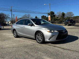 Used 2016 Toyota Camry SE image 1