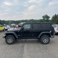Used 2016 Jeep Wrangler Unlimited Rubicon w/ Connectivity Group image 1