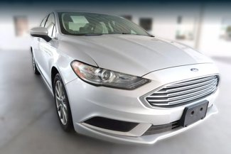 Used 2017 Ford Fusion SE image 1
