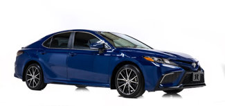 Used 2024 Toyota Camry SE image 1