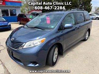 Used 2015 Toyota Sienna LE image 1