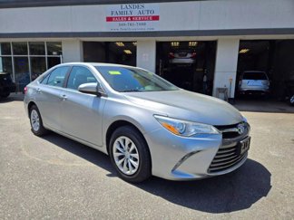 Used 2015 Toyota Camry LE image 1