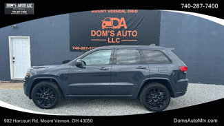 Used 2017 Jeep Grand Cherokee Altitude image 1