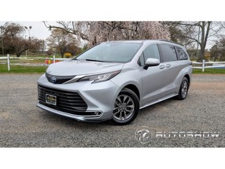 Used 2023 Toyota Sienna XLE image 1