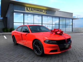 Used 2018 Dodge Charger SXT w/ Blacktop Package image 1