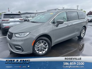 Used 2022 Chrysler Pacifica Touring-L image 1