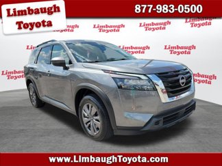 Used 2025 Nissan Pathfinder SV image 1