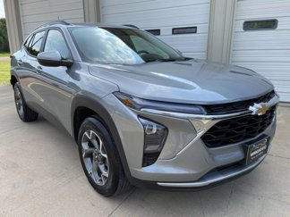 Used 2024 Chevrolet Trax LT w/ LT Convenience Package image 1