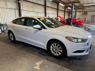 Used 2018 Ford Fusion S image 1