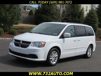 Used 2016 Dodge Grand Caravan SXT w/ UConnect Hands-Free Group image 1