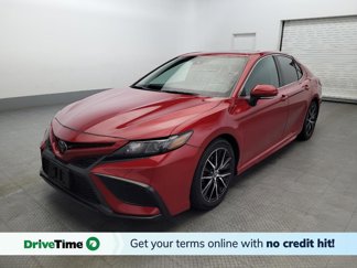 Used 2021 Toyota Camry SE w/ Cold Weather Package image 1