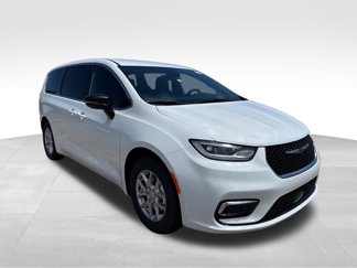 New 2025 Chrysler Pacifica Select image 1