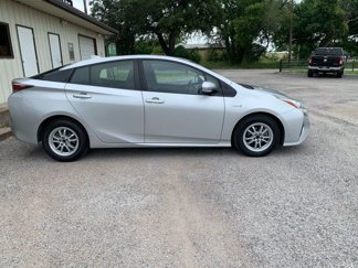 Used 2017 Toyota Prius Four Touring image 1