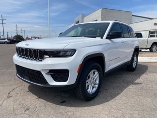 New 2025 Jeep Grand Cherokee Laredo image 1