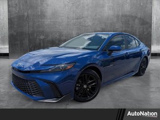Used 2025 Toyota Camry SE image 1