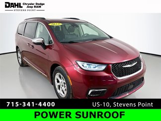 Used 2023 Chrysler Pacifica Limited image 1