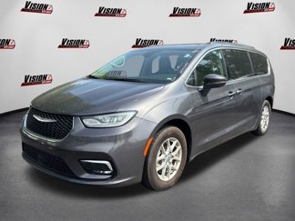 Certified 2022 Chrysler Pacifica Touring-L image 1
